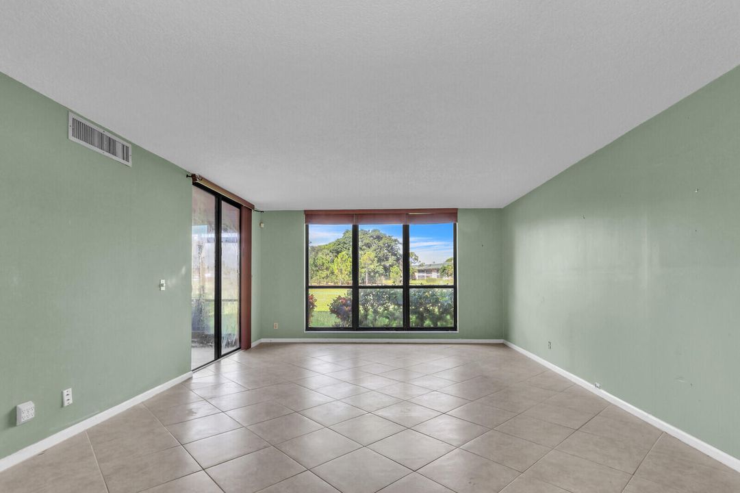 待售: $199,900 (2 贝兹, 2 浴室, 1287 平方英尺)