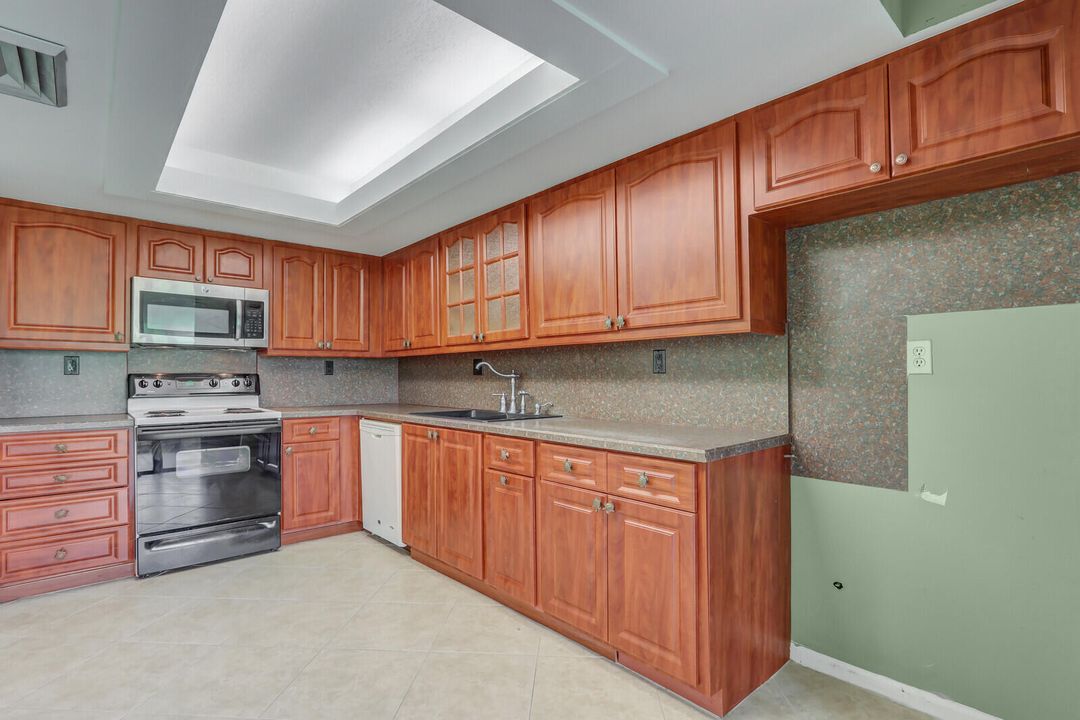 待售: $199,900 (2 贝兹, 2 浴室, 1287 平方英尺)