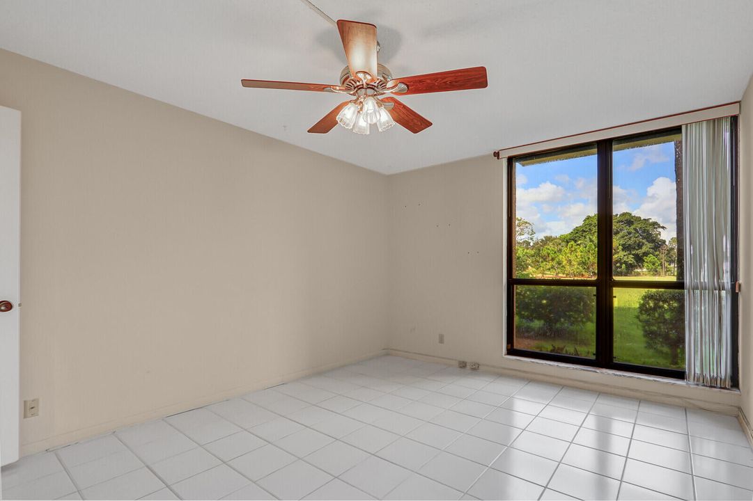 待售: $199,900 (2 贝兹, 2 浴室, 1287 平方英尺)