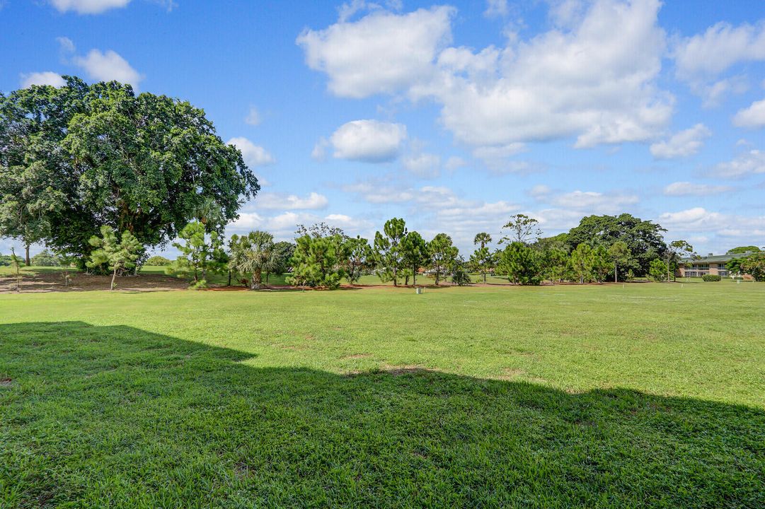 待售: $199,900 (2 贝兹, 2 浴室, 1287 平方英尺)