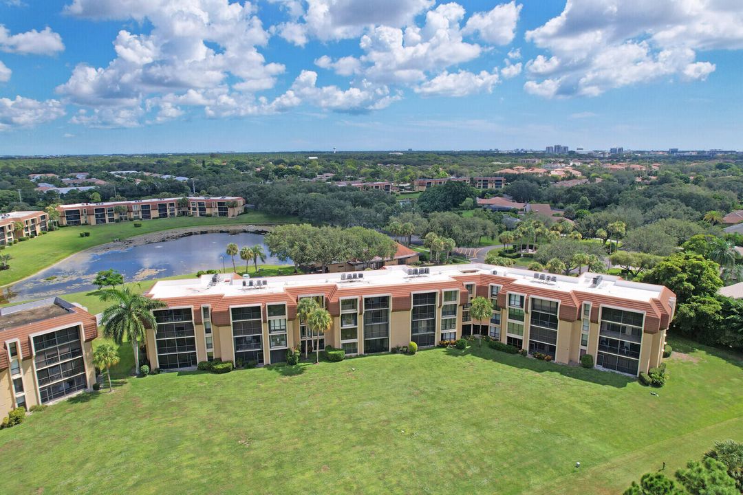 待售: $199,900 (2 贝兹, 2 浴室, 1287 平方英尺)