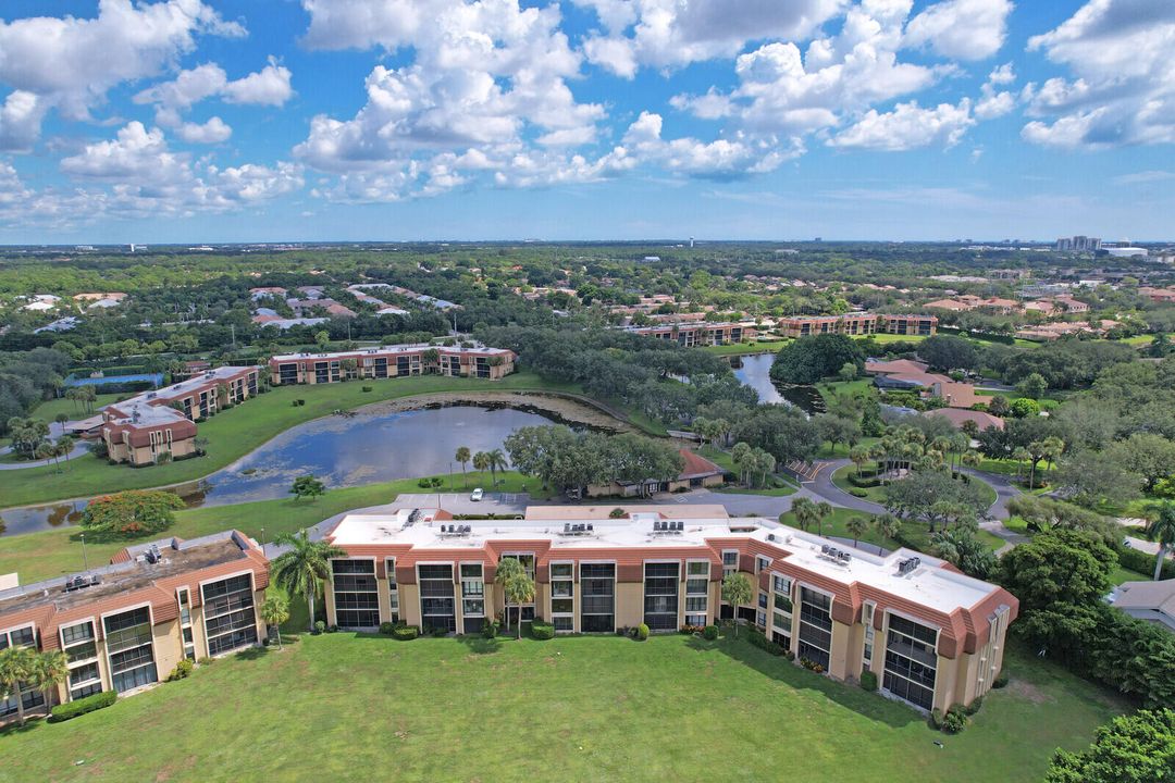 待售: $199,900 (2 贝兹, 2 浴室, 1287 平方英尺)