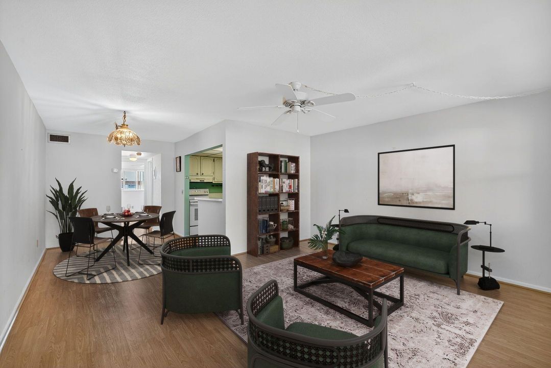 For Sale: $155,000 (1 beds, 1 baths, 672 Square Feet)