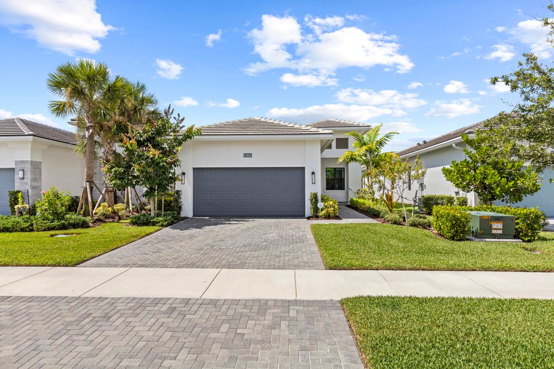 Recently Sold: $528,900 (2 beds, 2 baths, 1677 Square Feet)