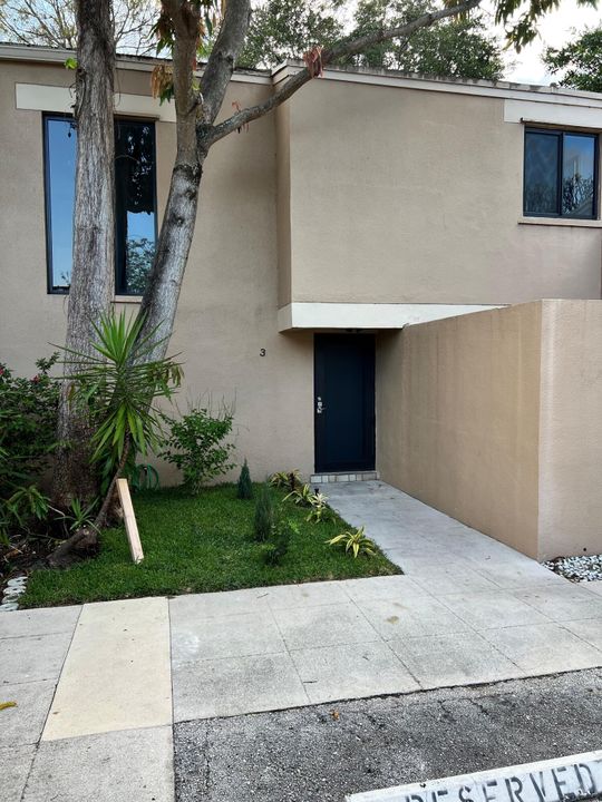 Недавно продано: $379,000 (2 спален, 1 ванн, 1160 Квадратных фут)