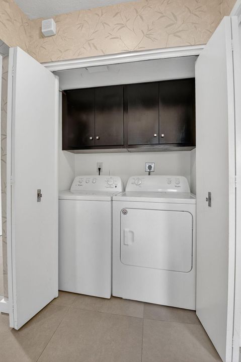 For Sale: $759,000 (2 beds, 2 baths, 1800 Square Feet)