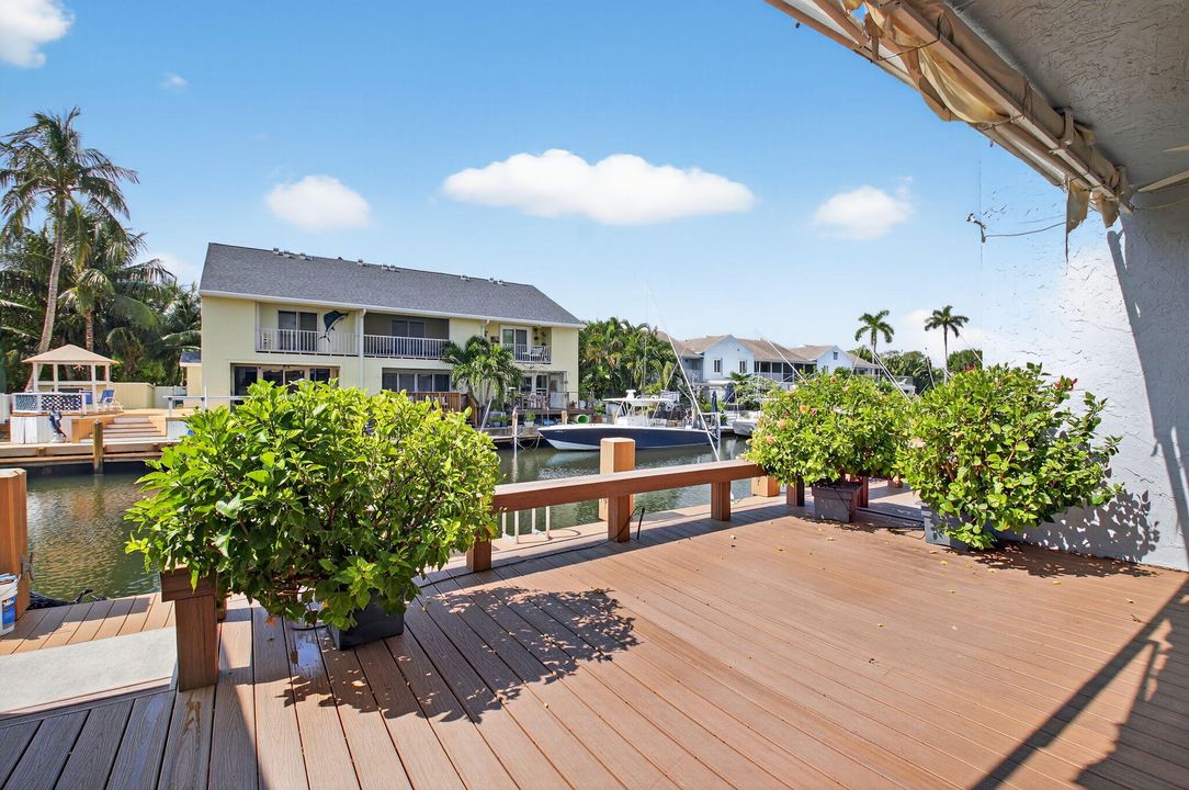 For Sale: $759,000 (2 beds, 2 baths, 1800 Square Feet)