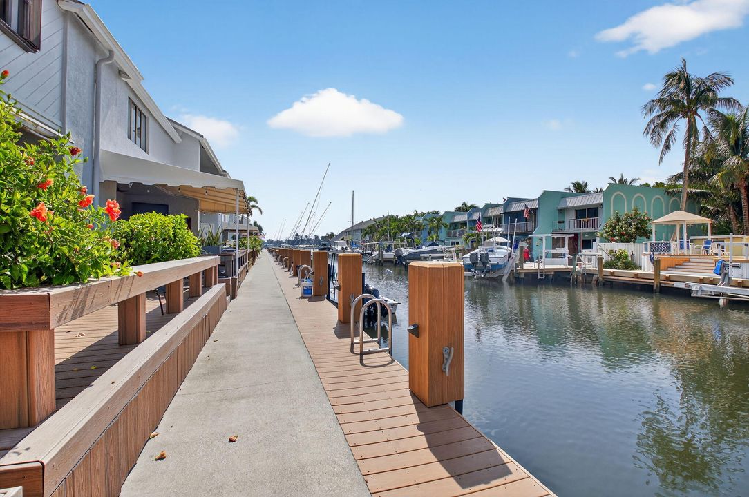 For Sale: $759,000 (2 beds, 2 baths, 1800 Square Feet)