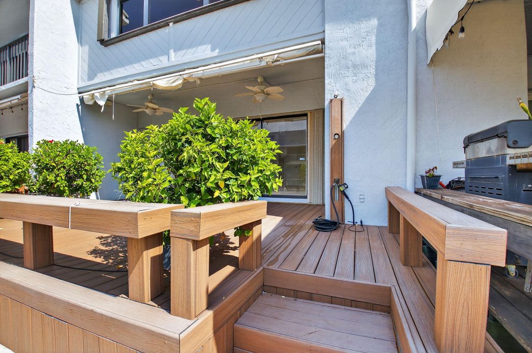 For Sale: $759,000 (2 beds, 2 baths, 1800 Square Feet)