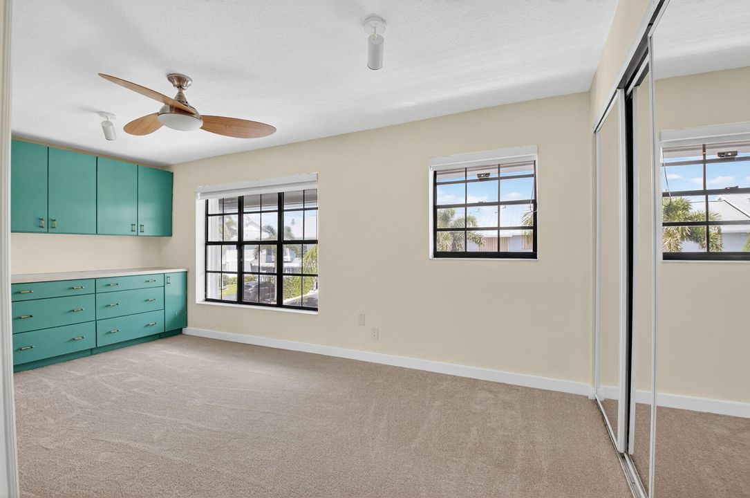 For Sale: $759,000 (2 beds, 2 baths, 1800 Square Feet)