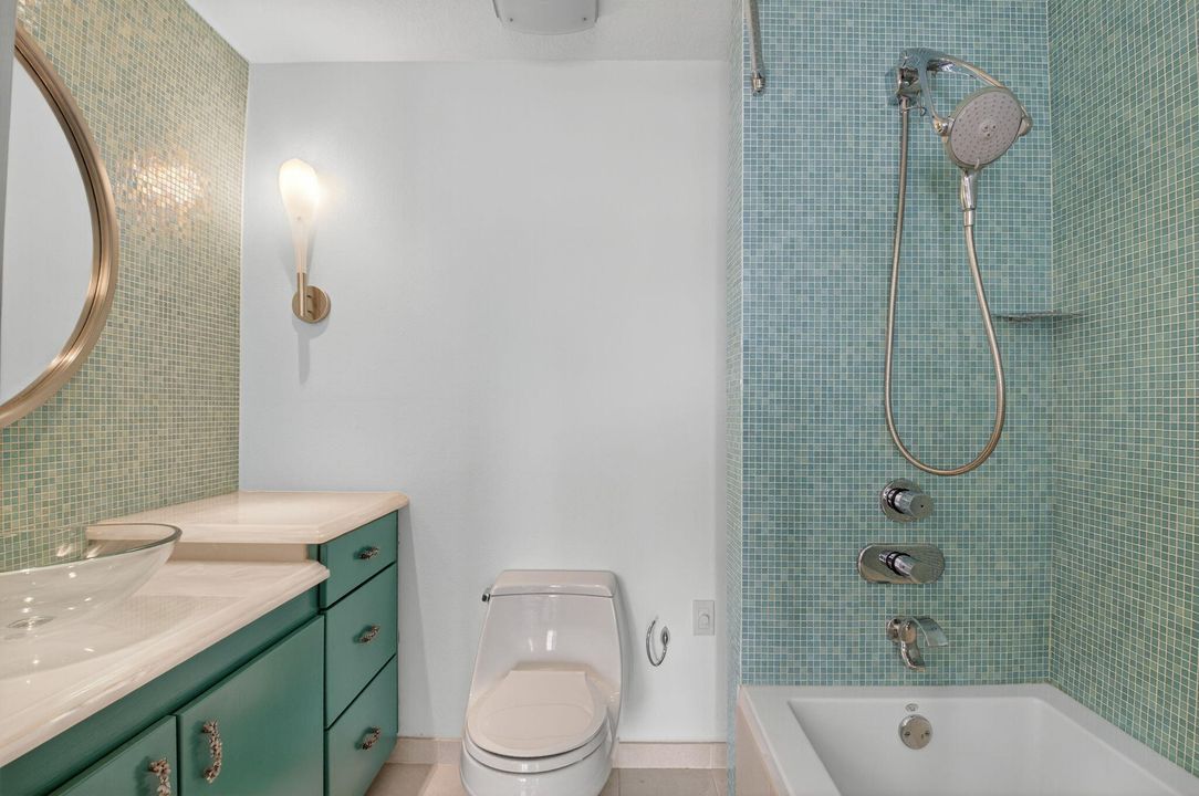 For Sale: $759,000 (2 beds, 2 baths, 1800 Square Feet)