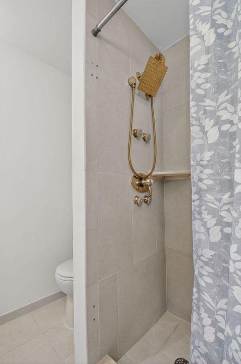 For Sale: $759,000 (2 beds, 2 baths, 1800 Square Feet)