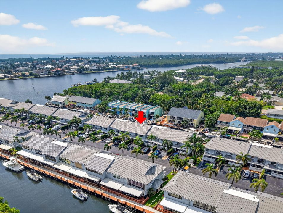 For Sale: $759,000 (2 beds, 2 baths, 1800 Square Feet)