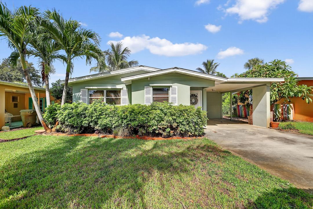 待售: $449,900 (3 贝兹, 1 浴室, 1001 平方英尺)