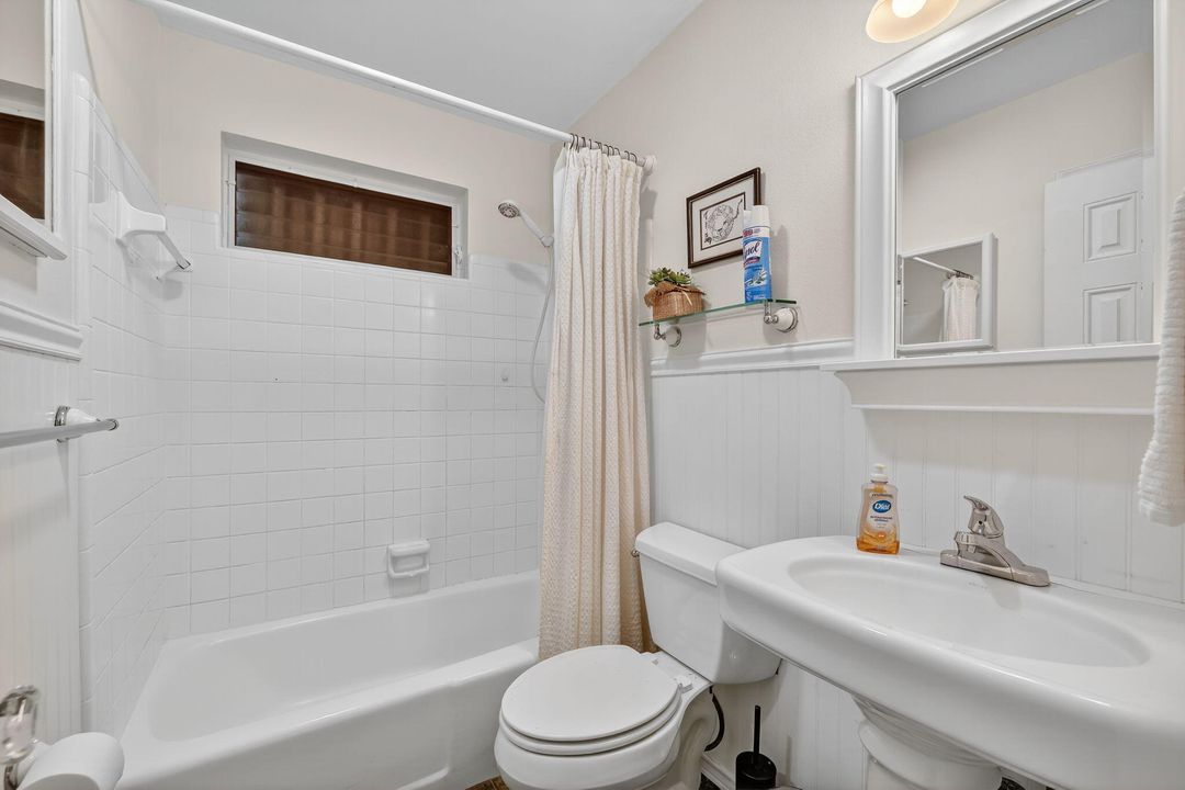 待售: $449,900 (3 贝兹, 1 浴室, 1001 平方英尺)