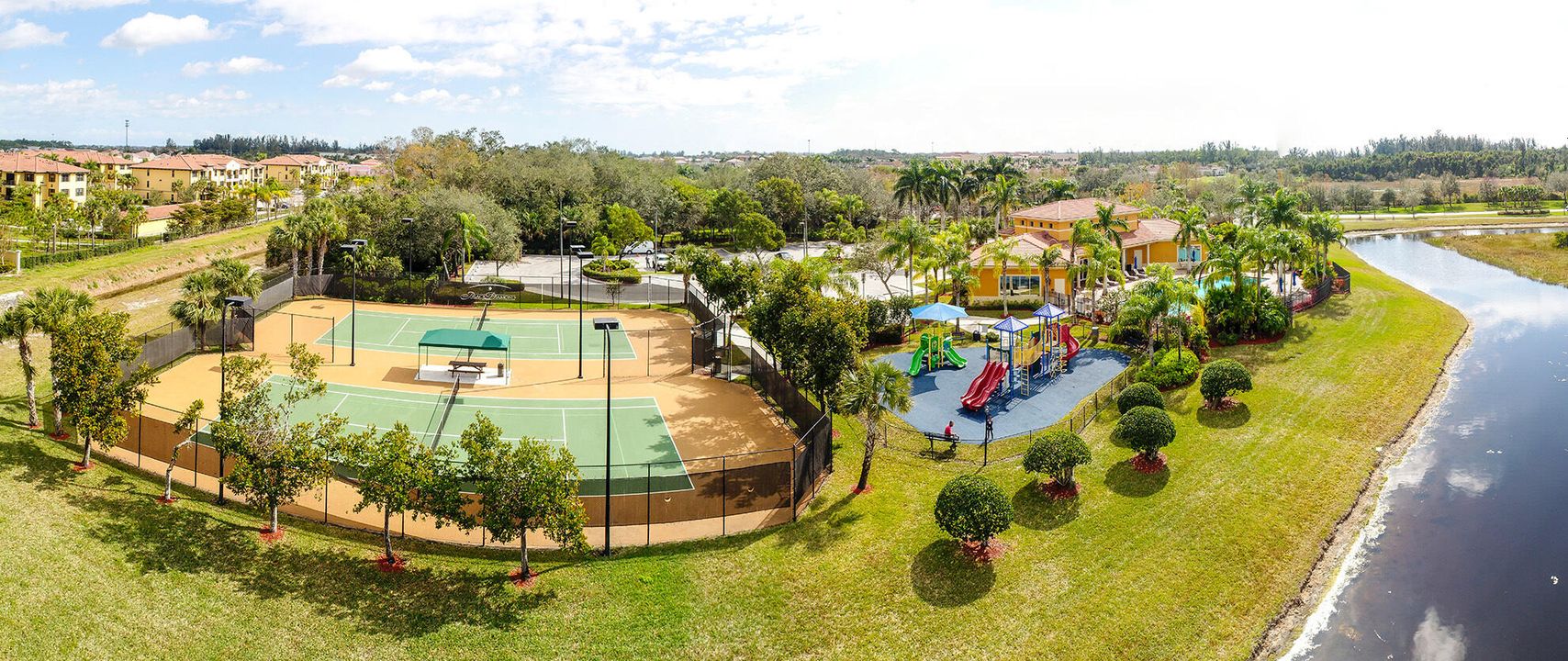 合同活跃: $744,900 (4 贝兹, 3 浴室, 3142 平方英尺)