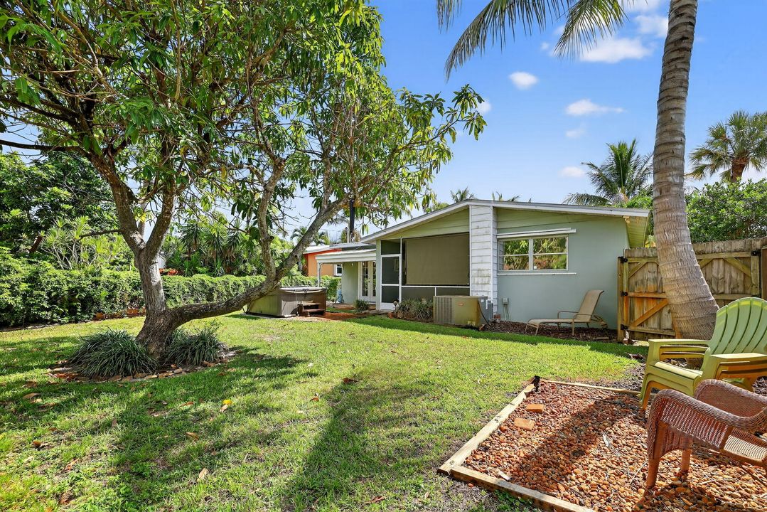 待售: $449,900 (3 贝兹, 1 浴室, 1001 平方英尺)