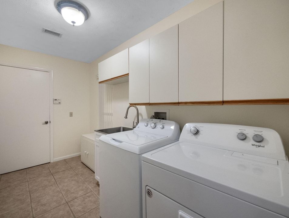 待售: $523,500 (2 贝兹, 2 浴室, 1957 平方英尺)