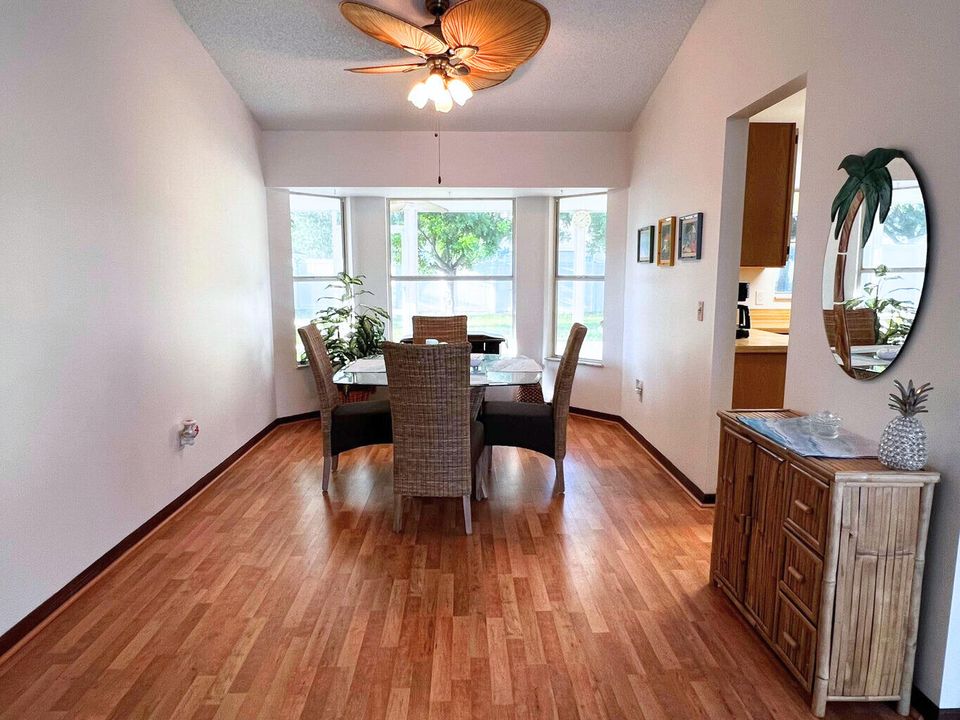 Active With Contract: $354,900 (3 beds, 2 baths, 1746 Square Feet)