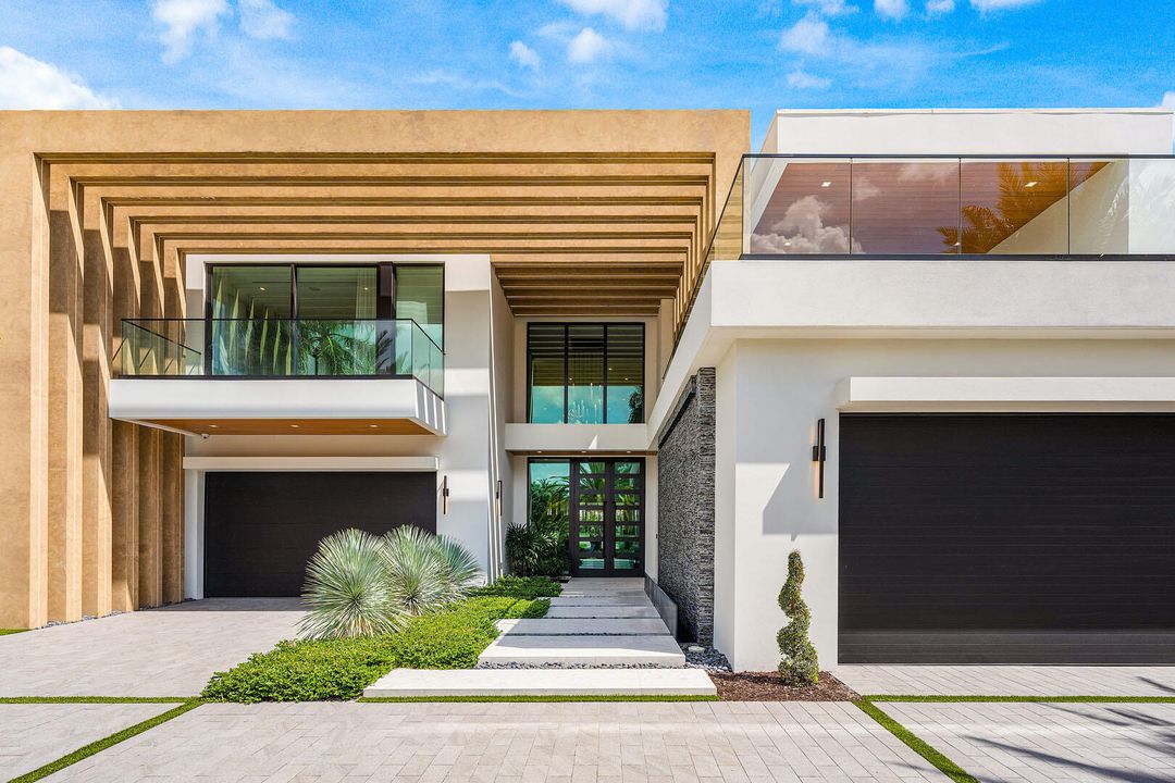 For Sale: $14,995,000 (6 beds, 7 baths, 8431 Square Feet)