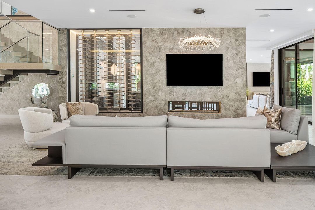 For Sale: $14,995,000 (6 beds, 7 baths, 8431 Square Feet)