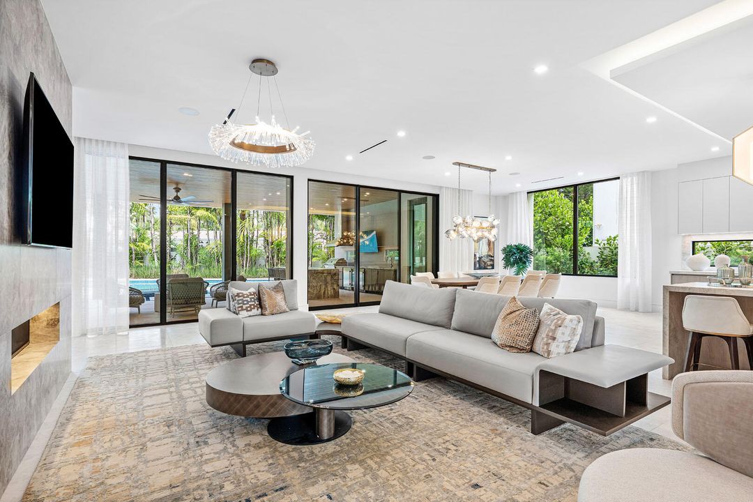 For Sale: $14,995,000 (6 beds, 7 baths, 8431 Square Feet)