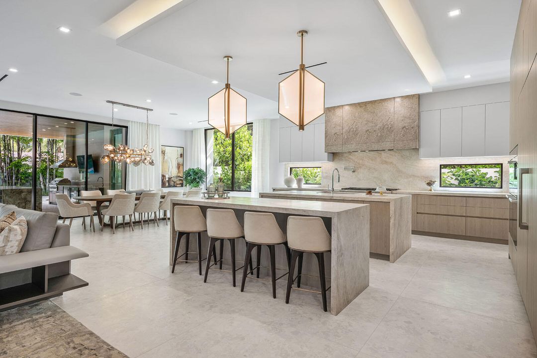 For Sale: $14,995,000 (6 beds, 7 baths, 8431 Square Feet)