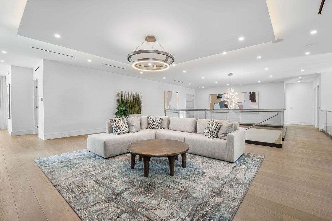 For Sale: $14,995,000 (6 beds, 7 baths, 8431 Square Feet)