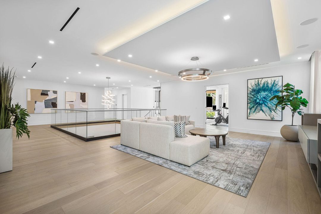 For Sale: $14,995,000 (6 beds, 7 baths, 8431 Square Feet)