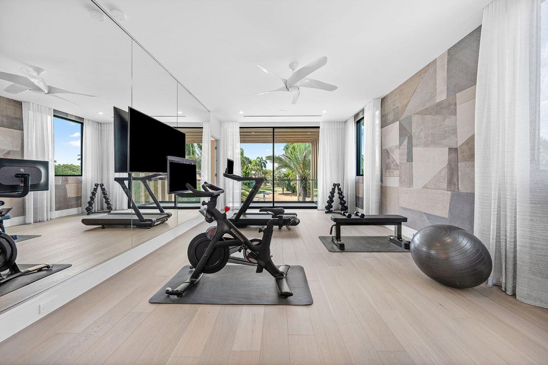 For Sale: $14,995,000 (6 beds, 7 baths, 8431 Square Feet)