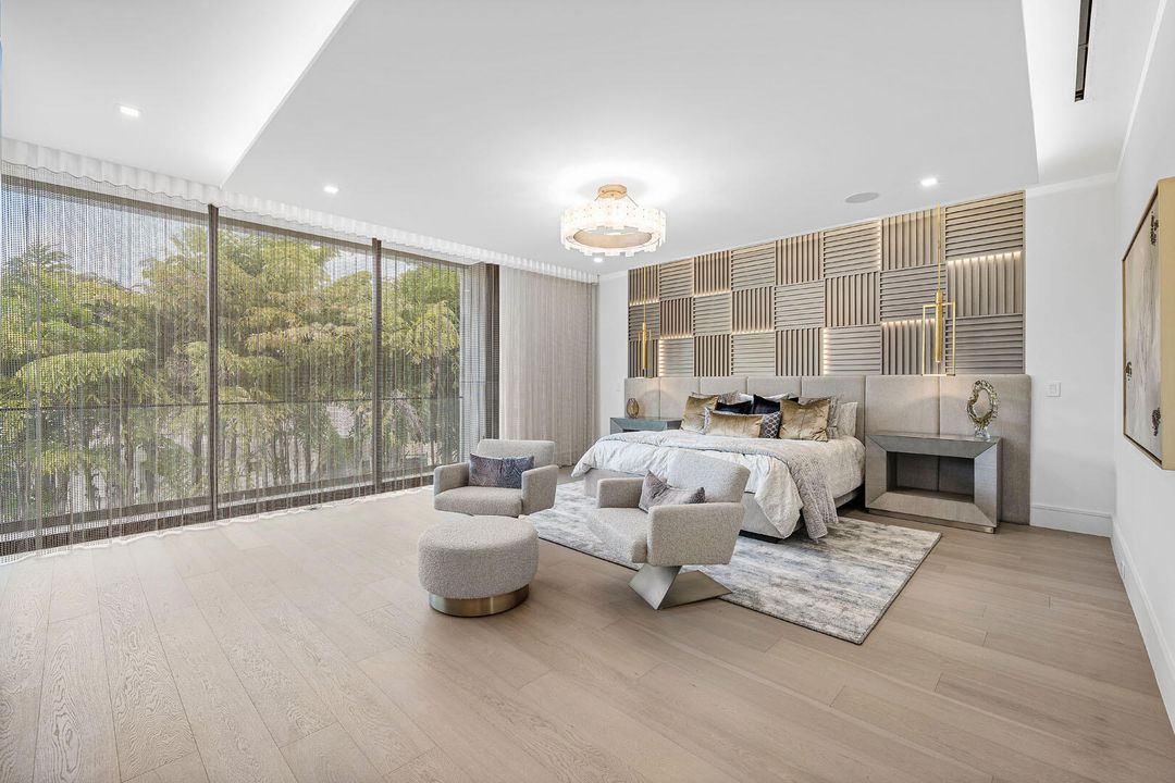 For Sale: $14,995,000 (6 beds, 7 baths, 8431 Square Feet)