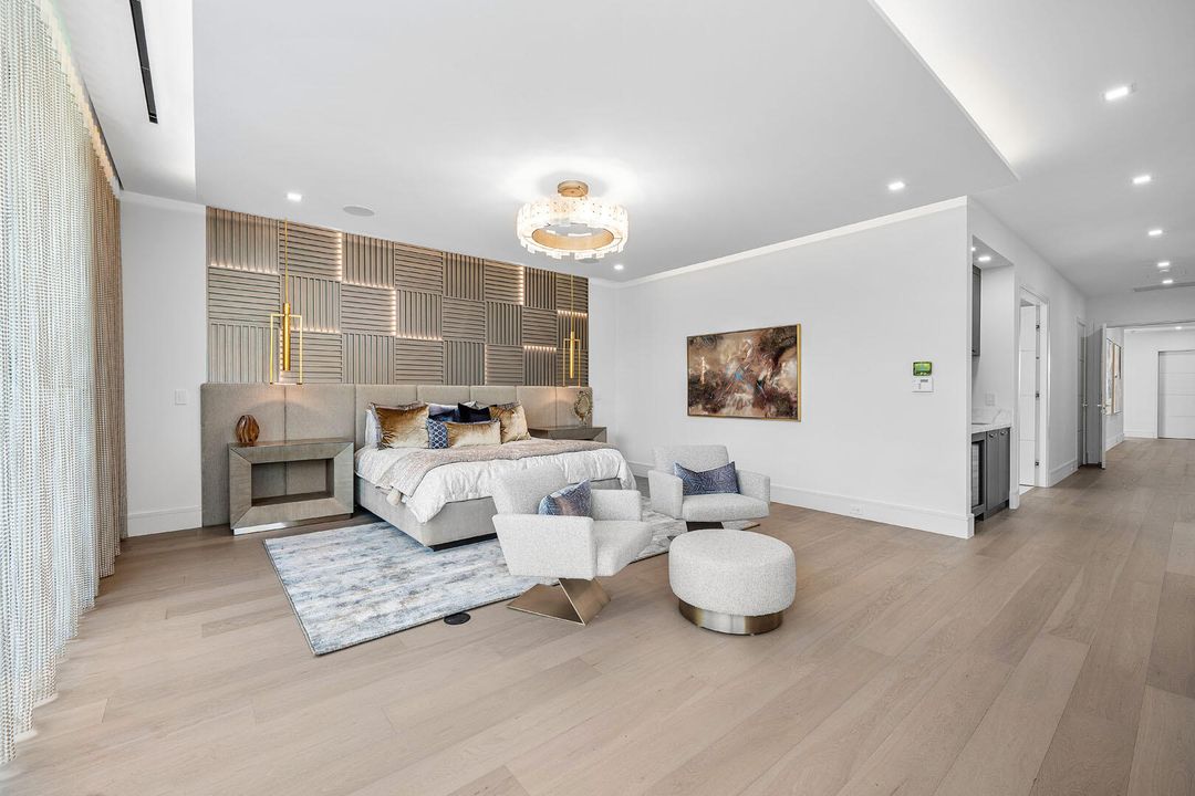 For Sale: $14,995,000 (6 beds, 7 baths, 8431 Square Feet)