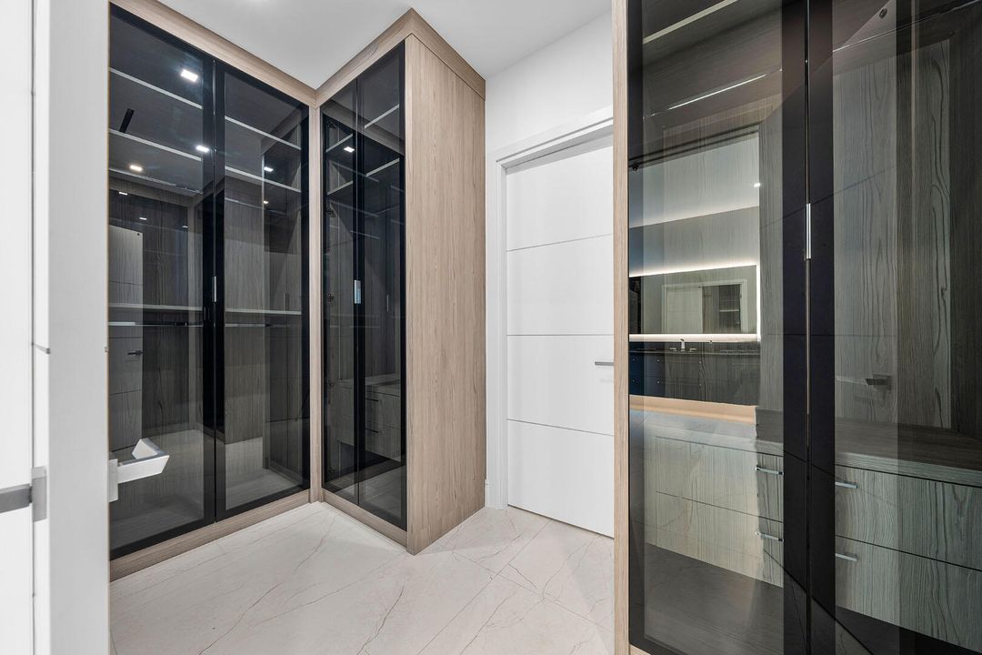 For Sale: $14,995,000 (6 beds, 7 baths, 8431 Square Feet)