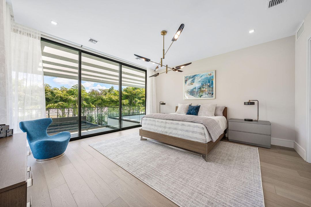 For Sale: $14,995,000 (6 beds, 7 baths, 8431 Square Feet)