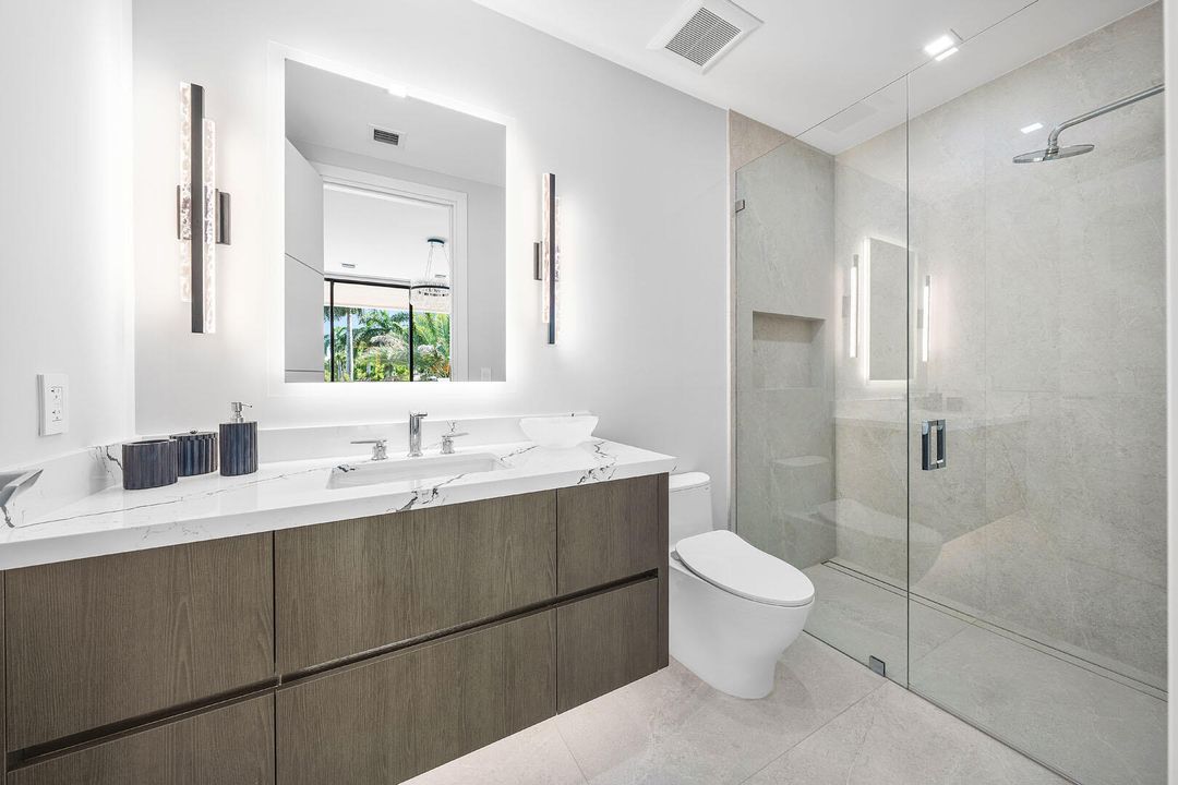 For Sale: $14,995,000 (6 beds, 7 baths, 8431 Square Feet)