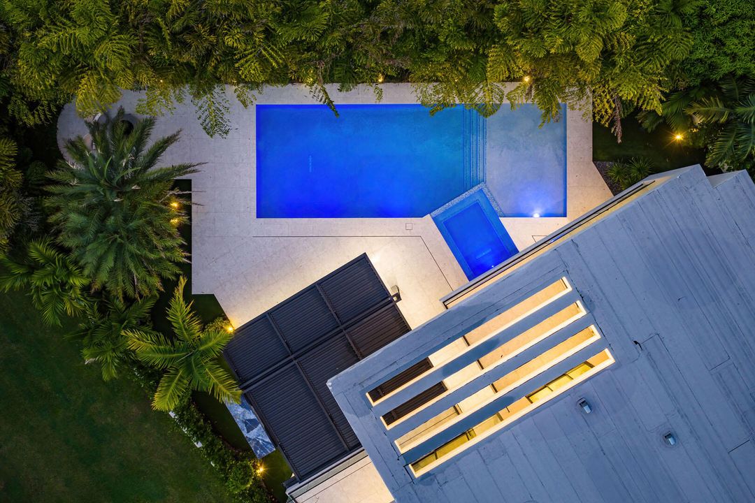 For Sale: $14,995,000 (6 beds, 7 baths, 8431 Square Feet)