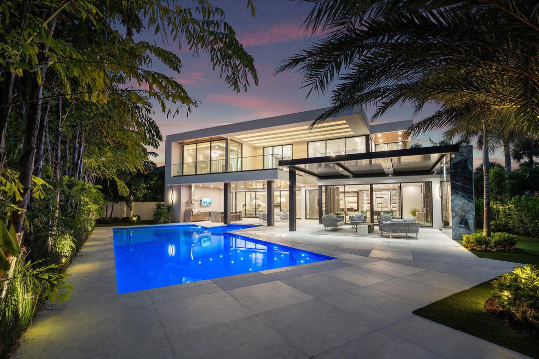 For Sale: $14,995,000 (6 beds, 7 baths, 8431 Square Feet)