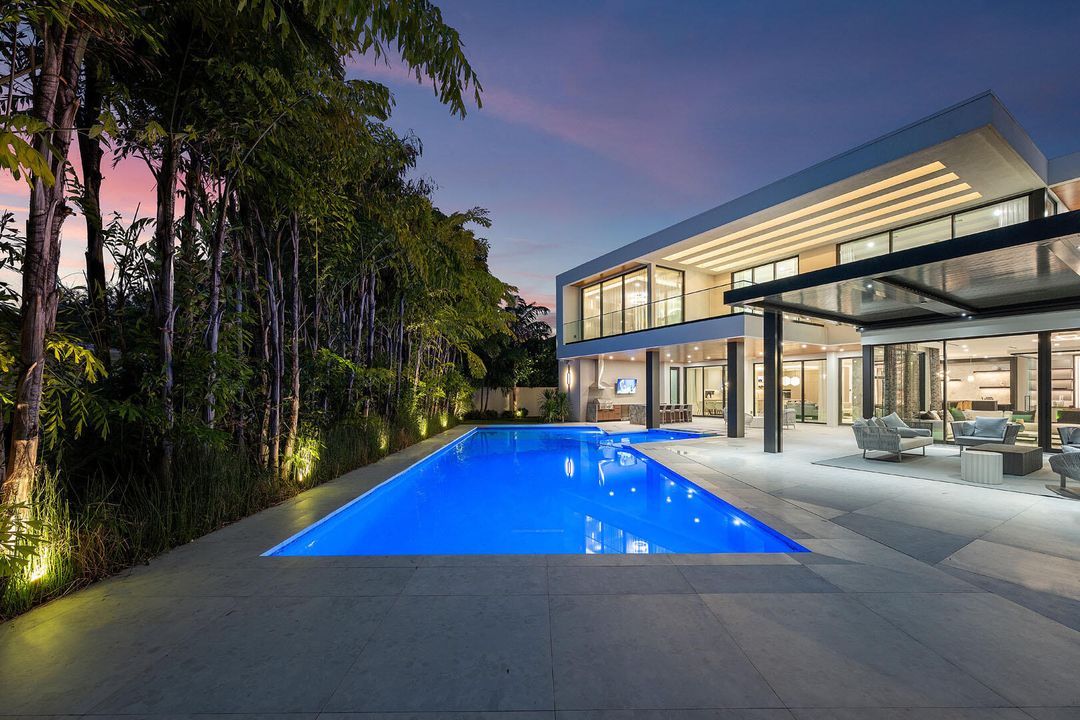 For Sale: $14,995,000 (6 beds, 7 baths, 8431 Square Feet)