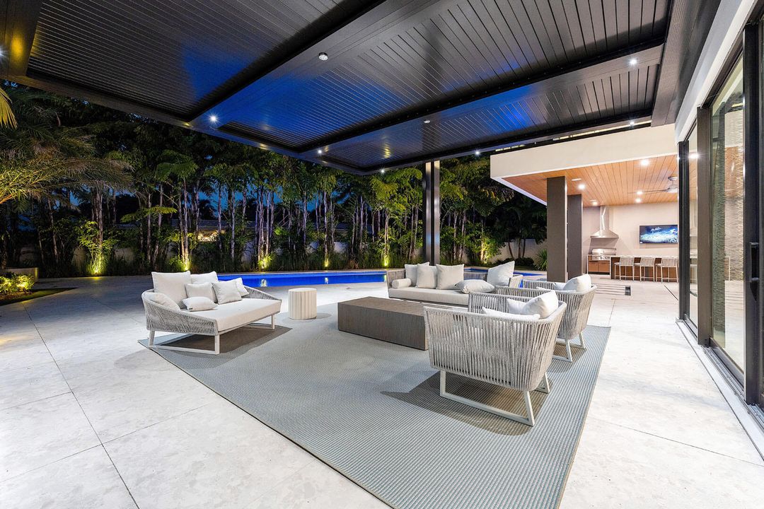 For Sale: $14,995,000 (6 beds, 7 baths, 8431 Square Feet)