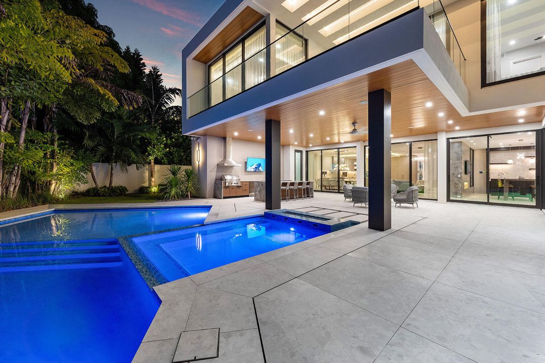 For Sale: $14,995,000 (6 beds, 7 baths, 8431 Square Feet)