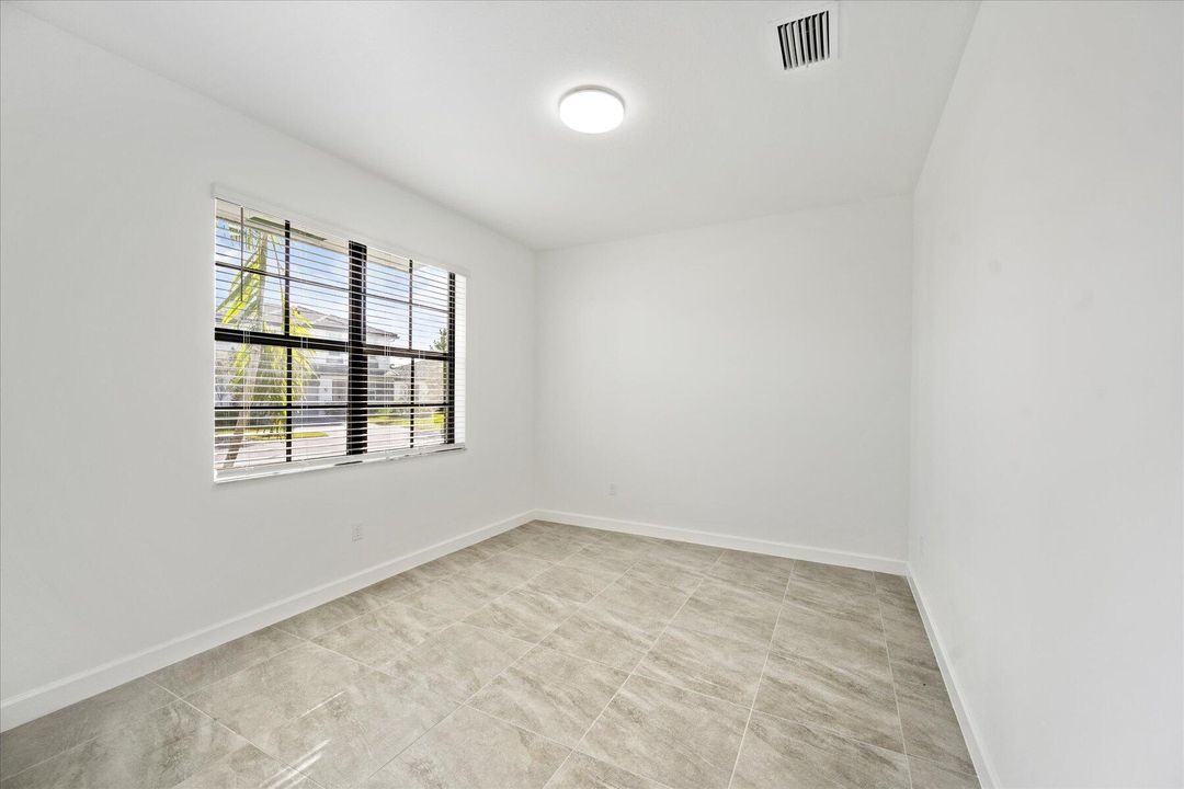 For Sale: $839,000 (5 beds, 3 baths, 3185 Square Feet)