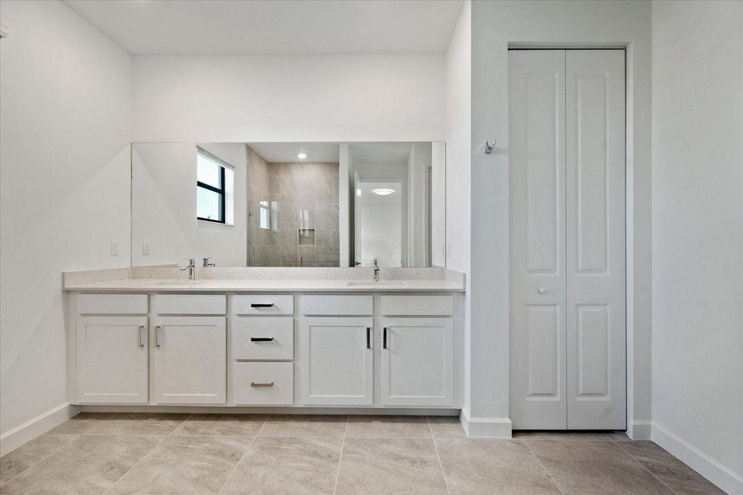 For Sale: $839,000 (5 beds, 3 baths, 3185 Square Feet)