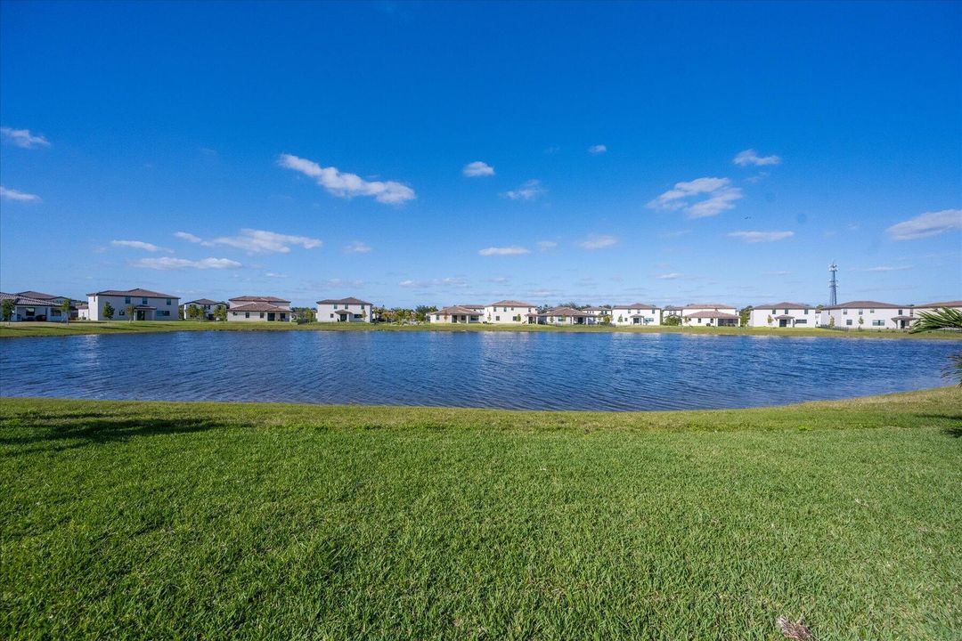 For Sale: $839,000 (5 beds, 3 baths, 3185 Square Feet)