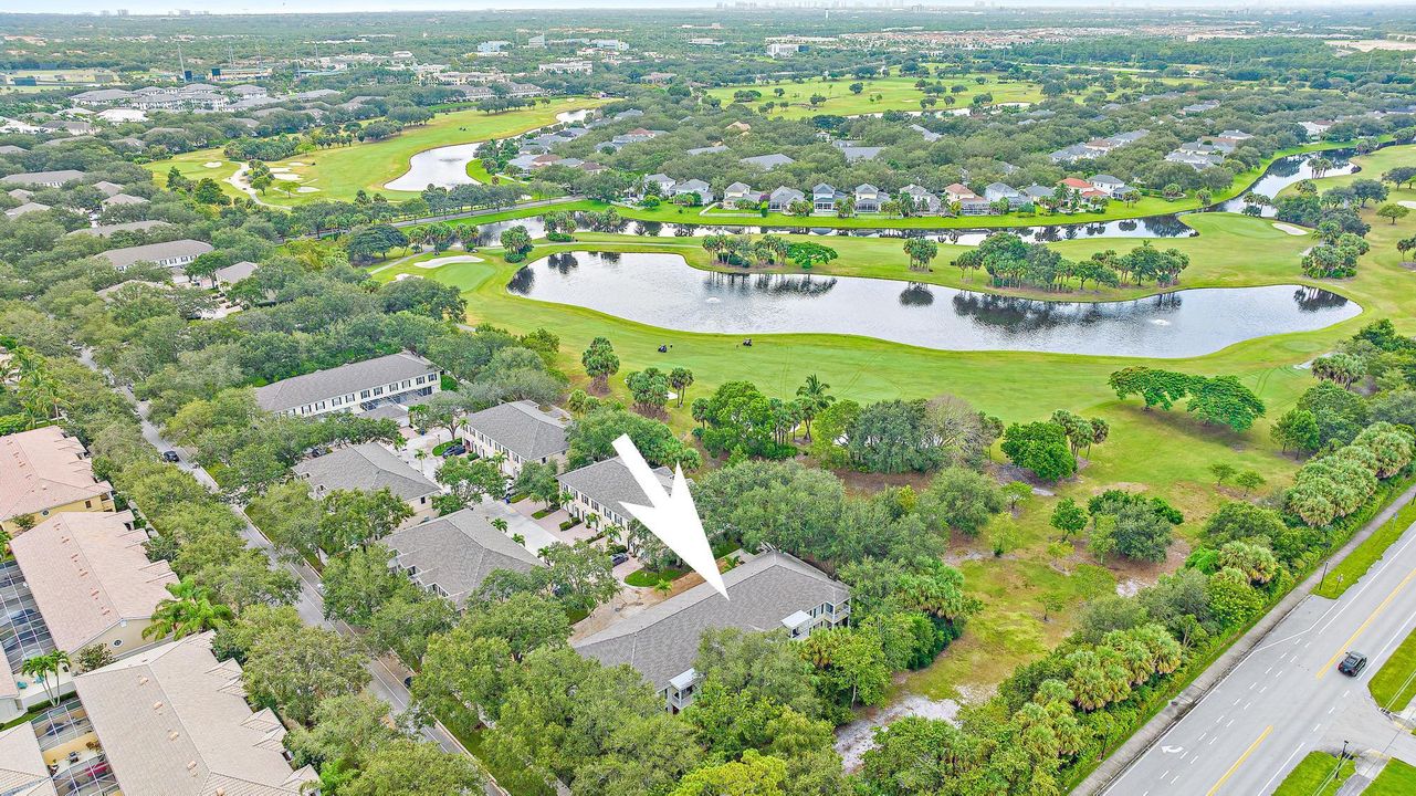 合同活跃: $3,700 (3 贝兹, 2 浴室, 1611 平方英尺)