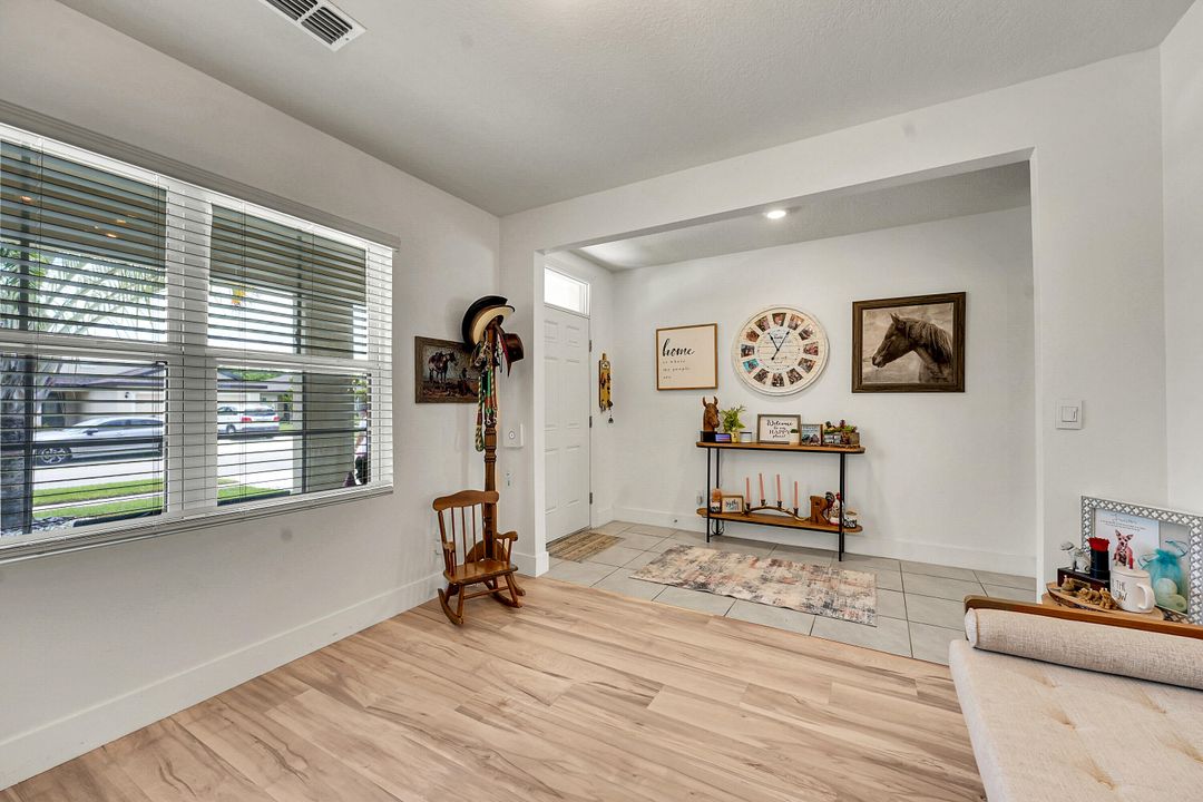 For Sale: $445,000 (5 beds, 3 baths, 2601 Square Feet)