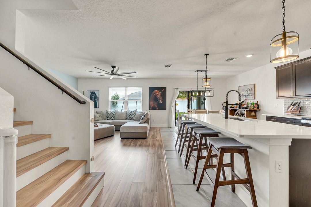 For Sale: $445,000 (5 beds, 3 baths, 2601 Square Feet)