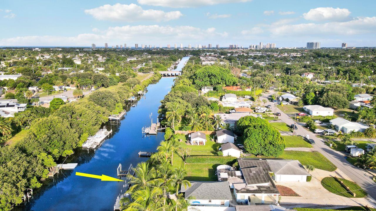 For Sale: $1,250,000 (5 beds, 3 baths, 2420 Square Feet)