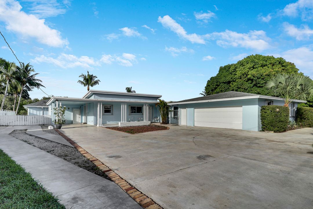 For Sale: $1,250,000 (5 beds, 3 baths, 2420 Square Feet)