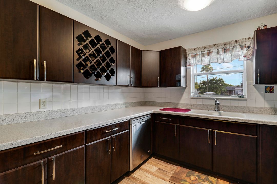 For Sale: $1,250,000 (5 beds, 3 baths, 2420 Square Feet)