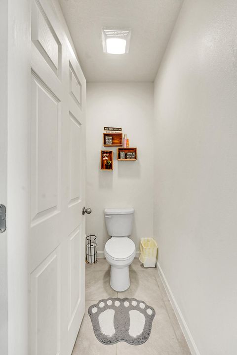 For Sale: $445,000 (5 beds, 3 baths, 2601 Square Feet)